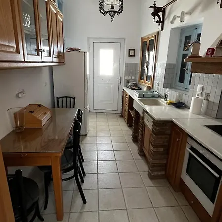 Апартаменты Camaraki Capitano House , Chora *