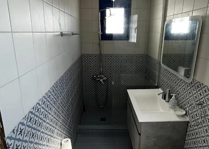 Апартаменты Camaraki Capitano House , Chora